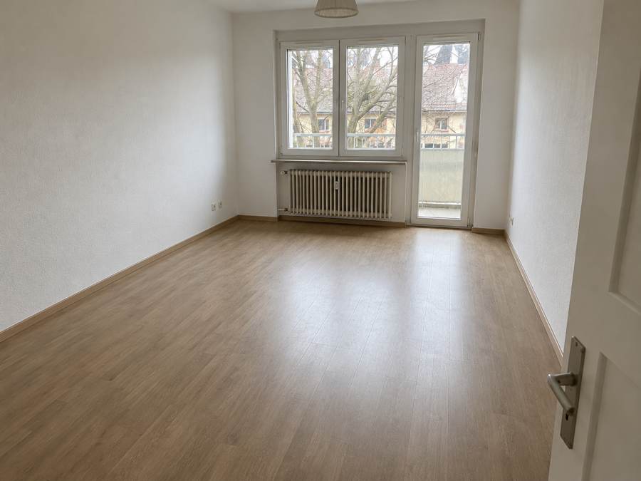 Laminat- & Teppichbodenentfernung Beispielbild