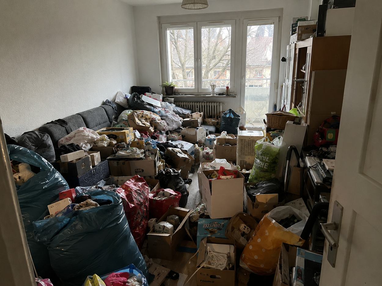 Entrümpelung Wohnzimmer vor der Räumung